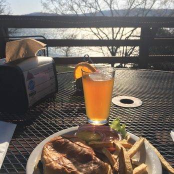 The Lake House Restaurant & Pub